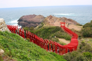 元乃隅神社は海に向かって100以上の赤い鳥居が並んでいる話【山口県長門市】